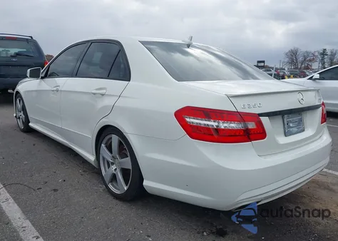 2011 Mercedes-Benz E 350 4Matic z USA, uszkodzony, nr VIN WDDHF8HB7BA435123